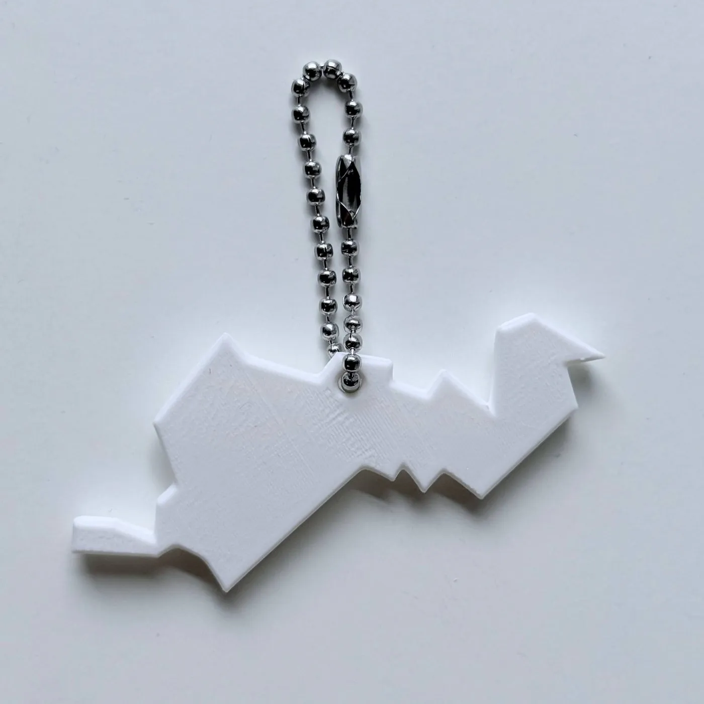 習志野市の地形の形をした3Dプリントのキーホルダー